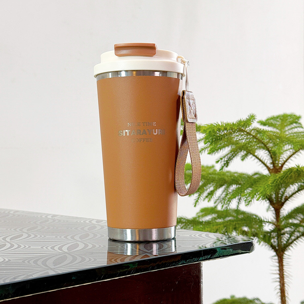 SITARAYURI 560ml travel mug in Brown