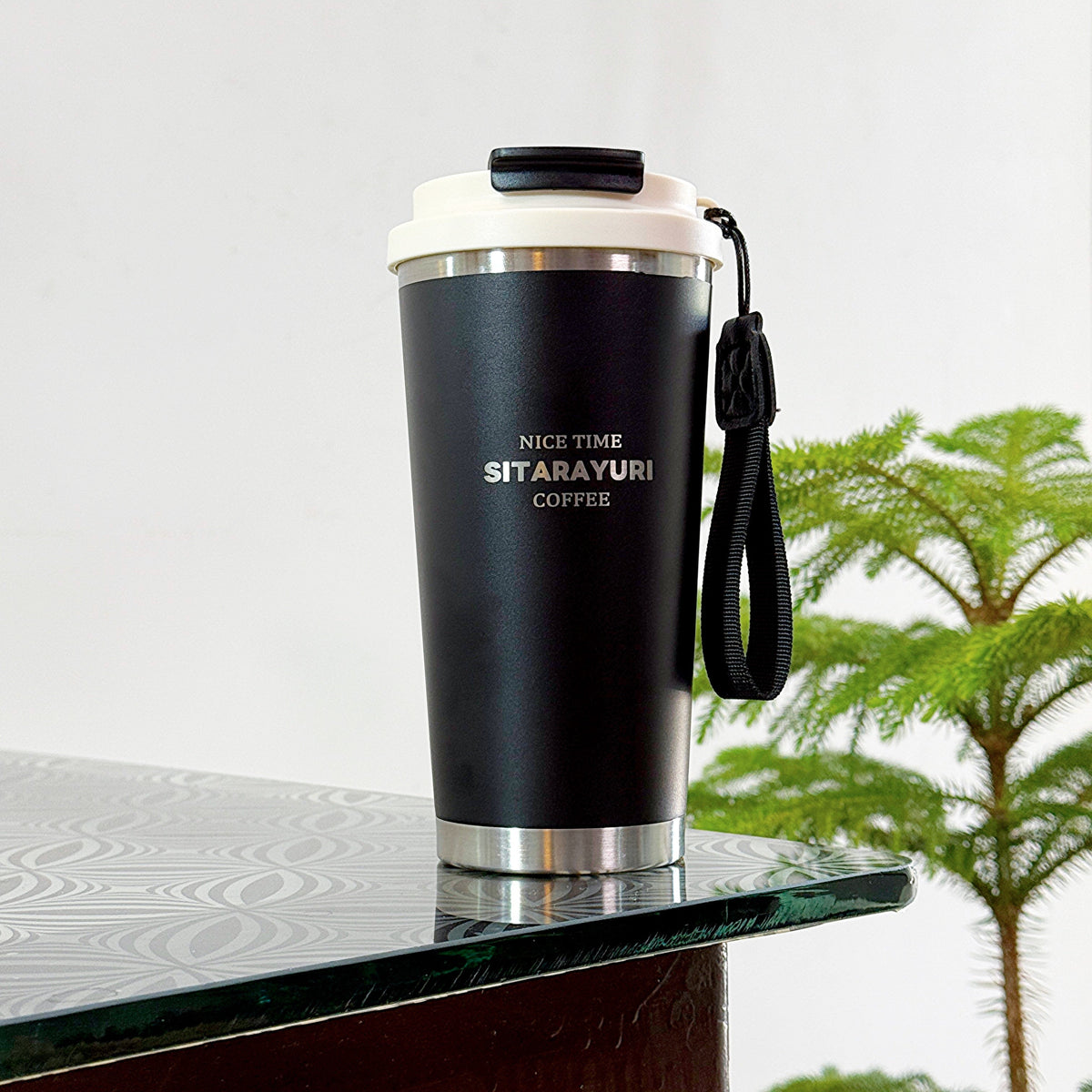 SITARAYURI 560ml travel mug in Black